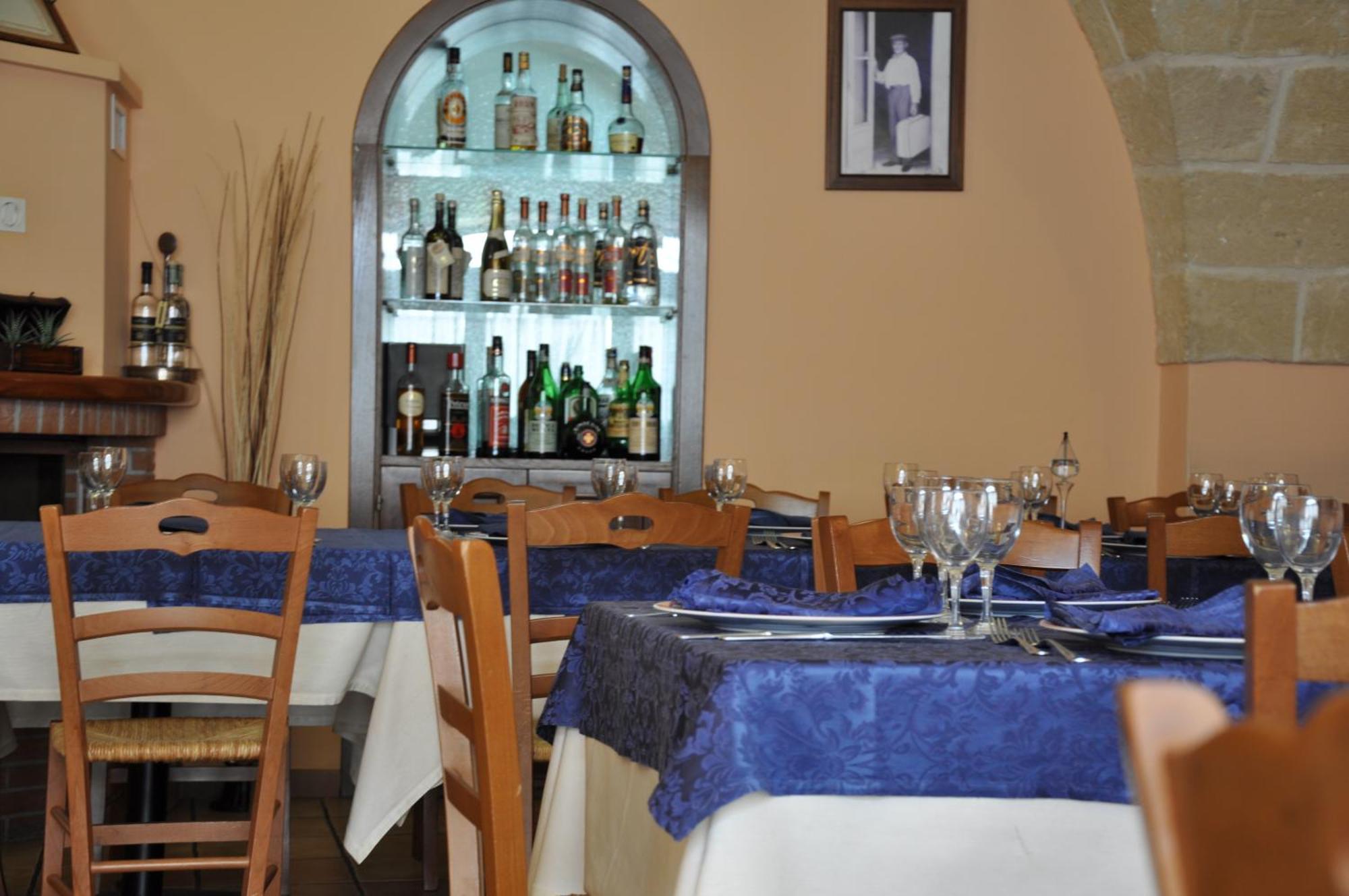 Al Borgo Antico Ristorante E B&B Crispiano Bagian luar foto