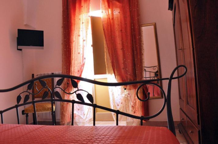 Al Borgo Antico Ristorante E B&B Crispiano Bagian luar foto