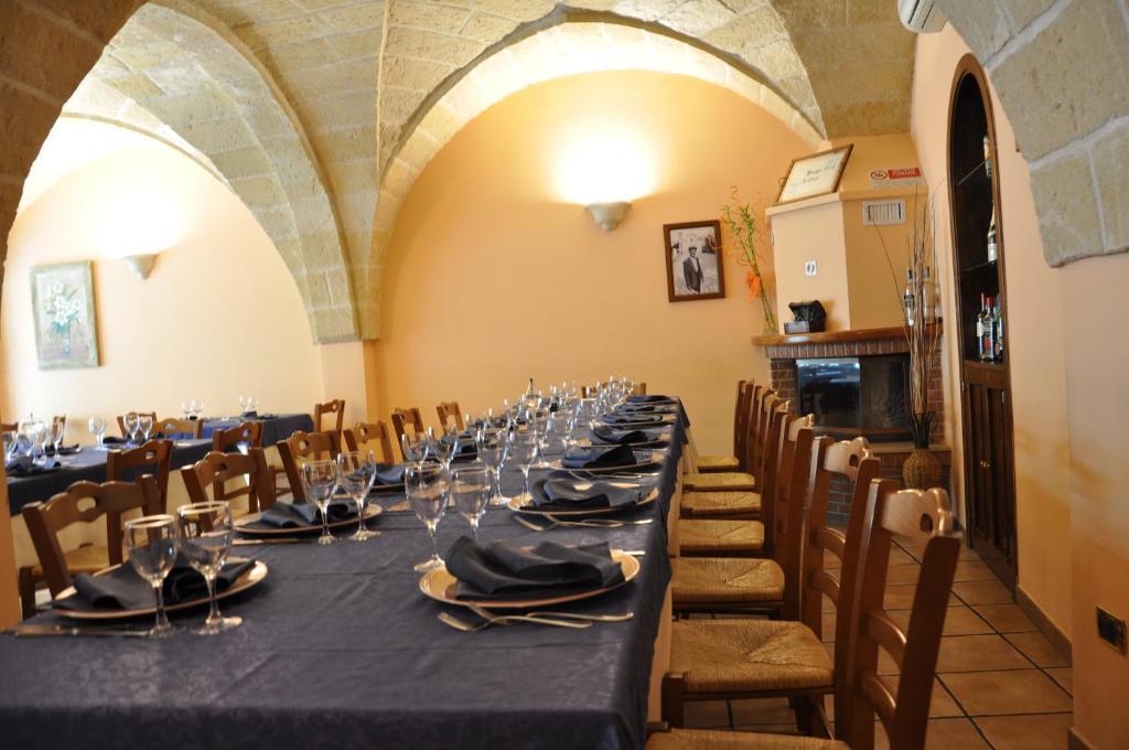 Al Borgo Antico Ristorante E B&B Crispiano Bagian luar foto